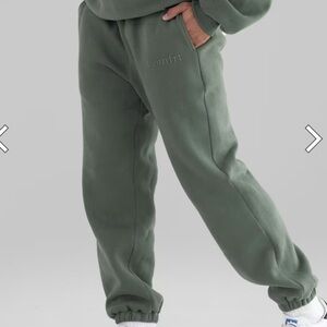 Comfrt Ladies Jogger Sweatpants. Medium. Forest green.